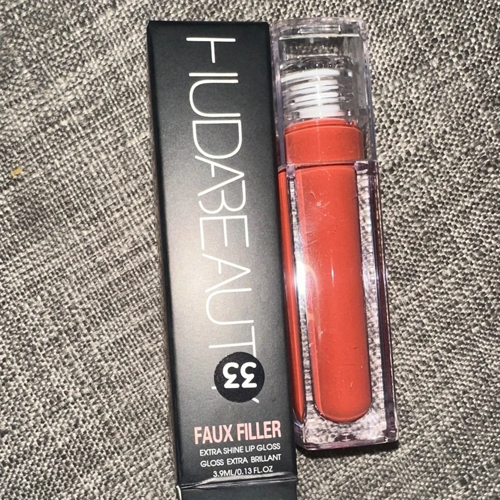 HUDA BEAUTY Faux Filler Lip Gloss in Foxy